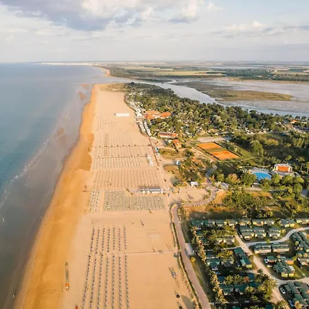 Sunny Vacation With Private Terraces Bibione